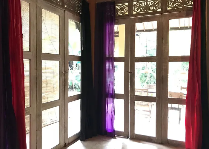 125m2 App With Kitchen And Spacious Garden And Pool Apartment