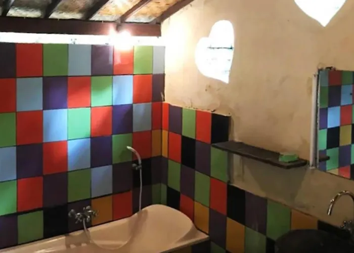 125m2 App With Kitchen And Spacious Garden And Pool Apartment *
